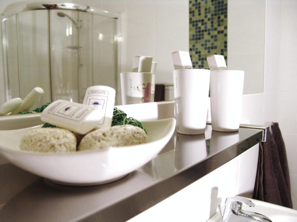 Hotel Graffit Swiebodzin Luaran gambar